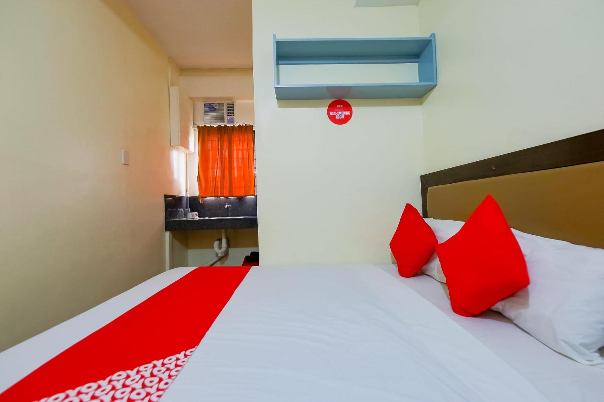Oyo 431 Apollo 11 Apartelle Pasay Exterior foto